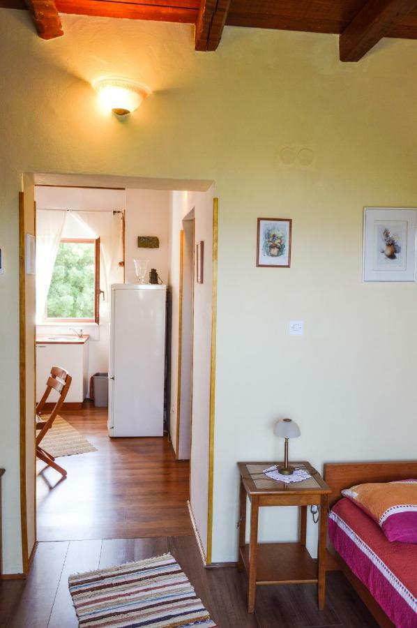 Apartment Zoja Pinezići エクステリア 写真