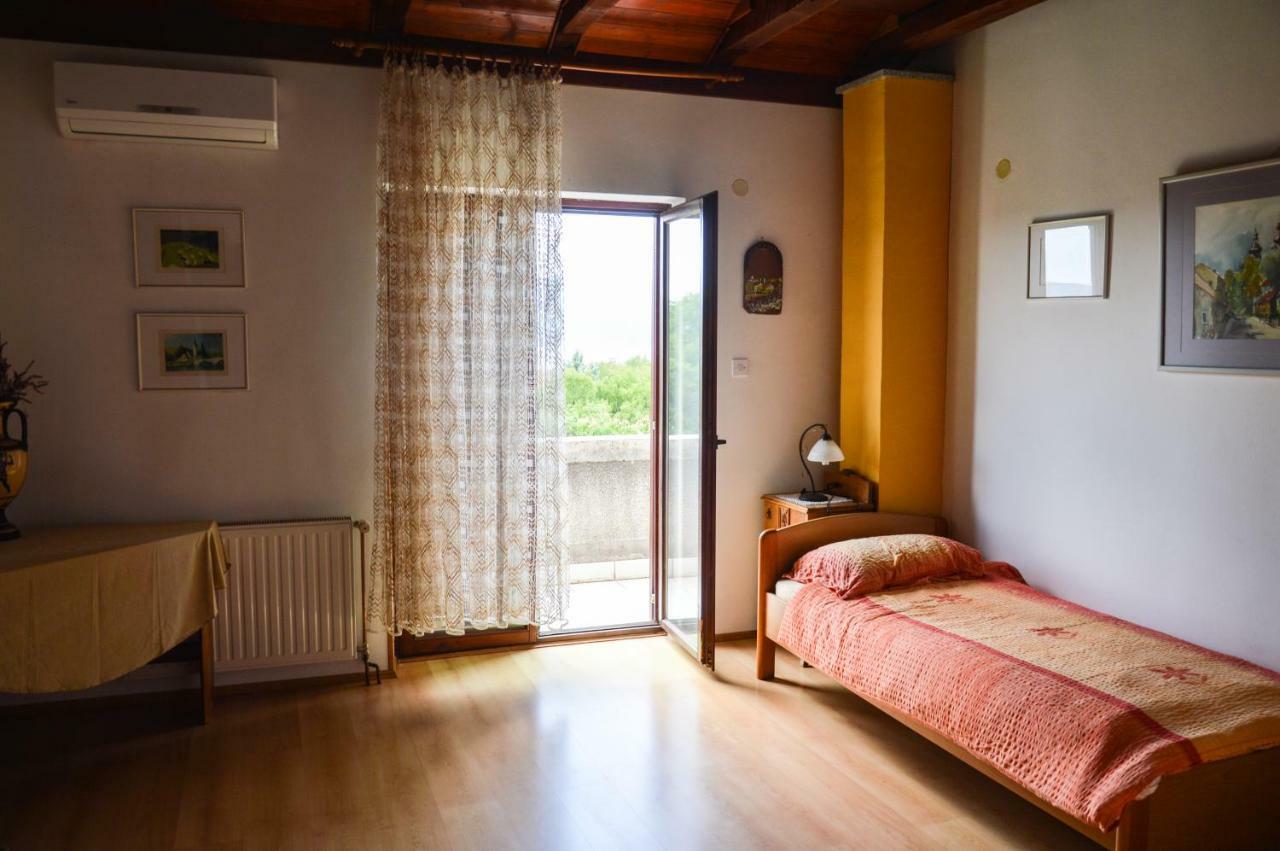 Apartment Zoja Pinezići エクステリア 写真